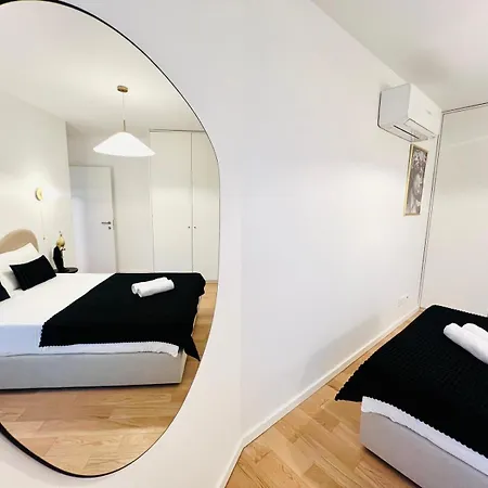 Pink House Ii Beautiful 2 Bedroom Flat In City Center Apartament Lizbona