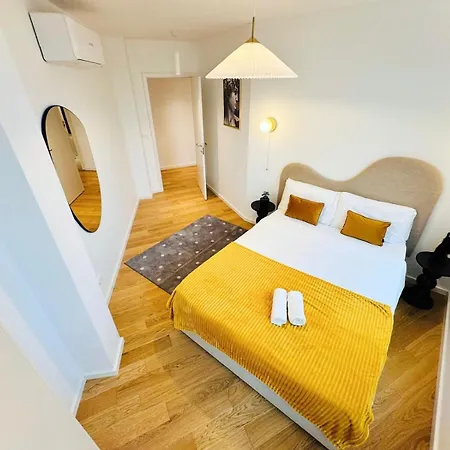 Pink House Ii Beautiful 2 Bedroom Flat In City Center Lizbona
