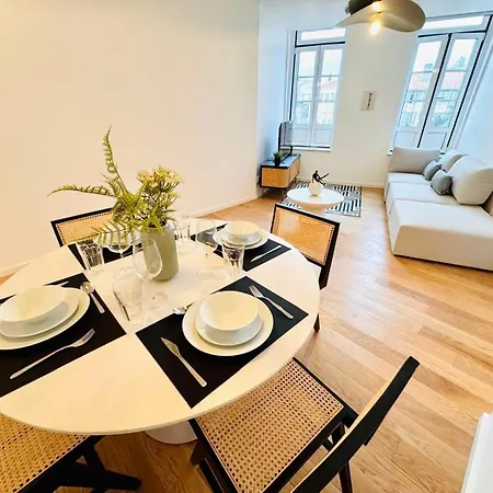 Pink House Ii Beautiful 2 Bedroom Flat In City Center * Lizbona