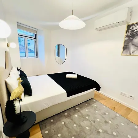 Apartment Pink House Ii Beautiful 2 Bedroom Flat In City Center