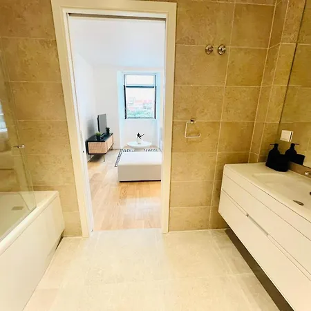 Pink House Ii Beautiful 2 Bedroom Flat In City Center Apartament