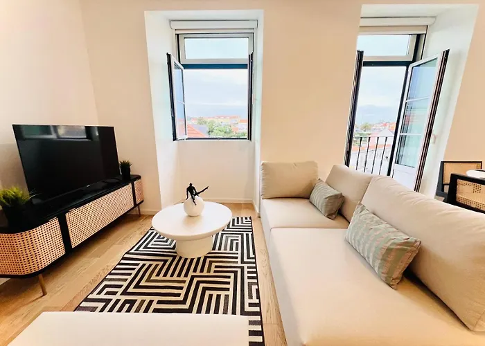 Pink House Ii Beautiful 2 Bedroom Flat In City Center Lägenhet