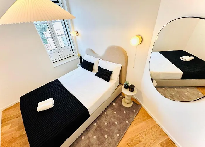 Pink House Ii Beautiful 2 Bedroom Flat In City Center Lisboa