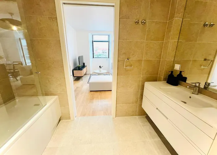 Pink House Ii Beautiful 2 Bedroom Flat In City Center Lägenhet